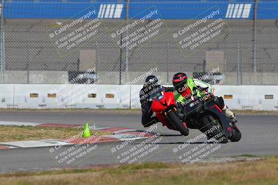 media/Nov-26-2022-Fastrack Riders (Sat) [[b001e85eef]]/Level 1/Session 3 Outside Turn 9/